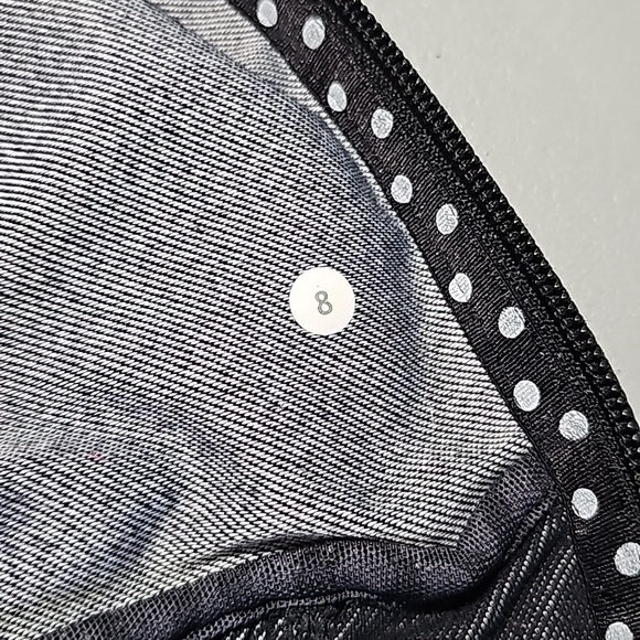 Lululemon black size 8 da bomb zip up jacket - Picture 7 of 7